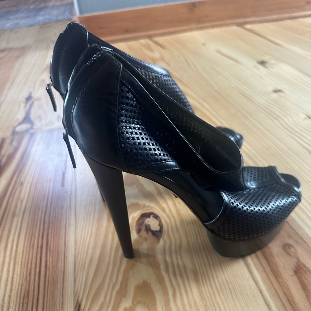 Gucci KIM Perforated leather platform black heels open toe 38.5